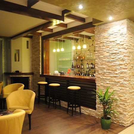 Hotel Casa Freya à Buşteni Extérieur photo