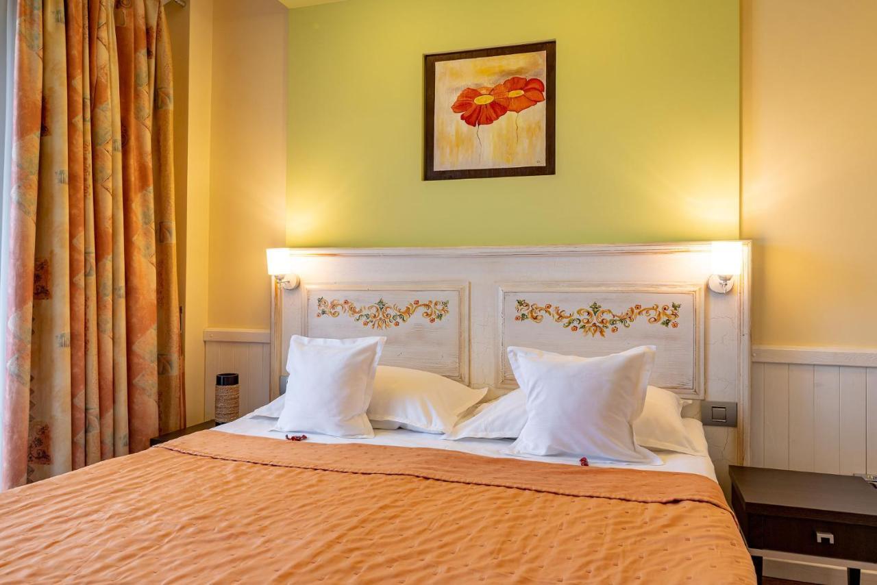 Hotel Casa Freya à Buşteni Extérieur photo