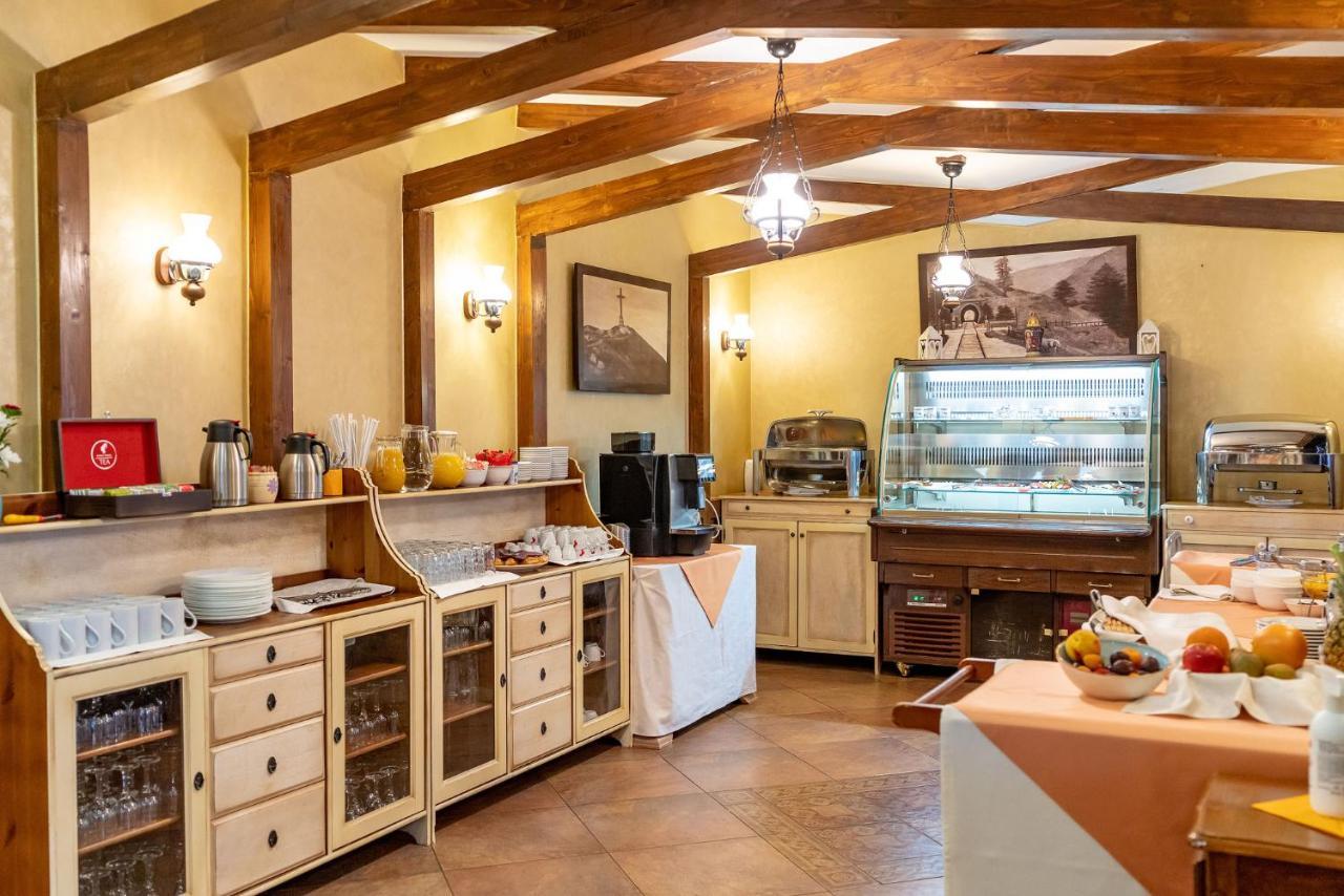 Hotel Casa Freya à Buşteni Extérieur photo