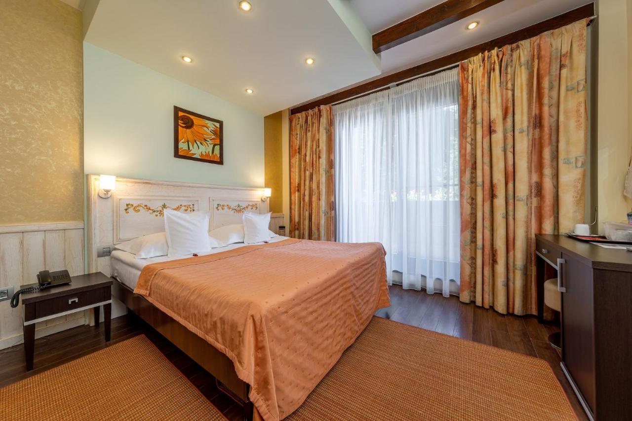 Hotel Casa Freya à Buşteni Extérieur photo