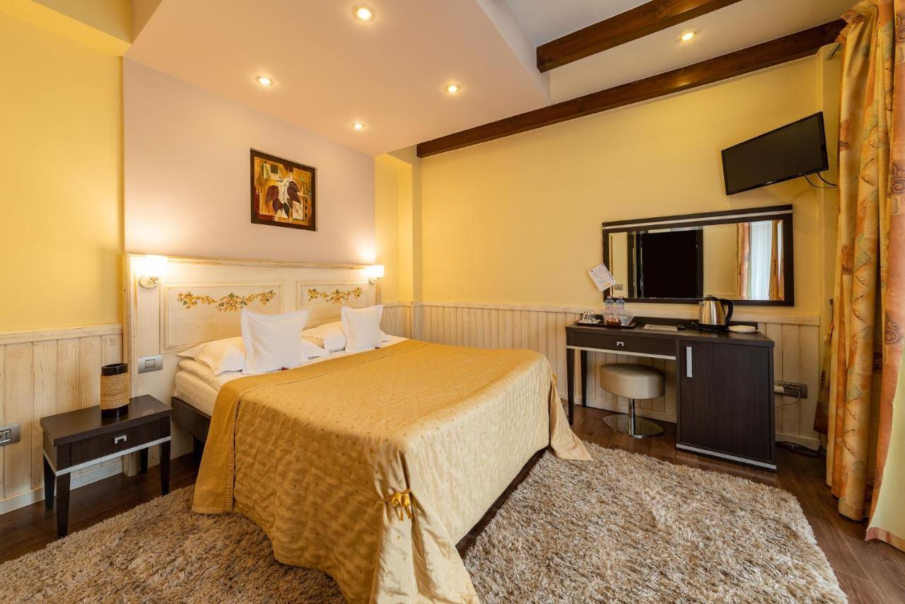 Hotel Casa Freya à Buşteni Extérieur photo