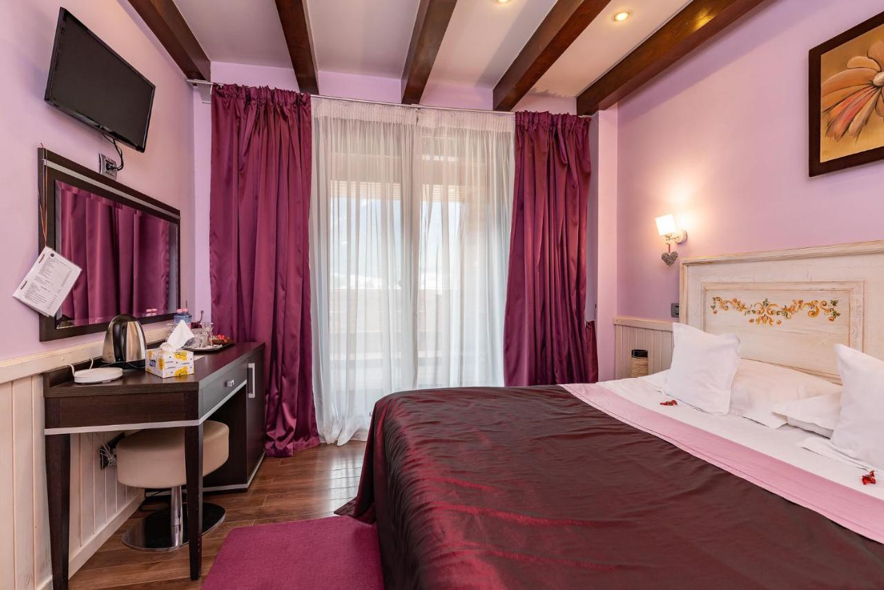 Hotel Casa Freya à Buşteni Extérieur photo
