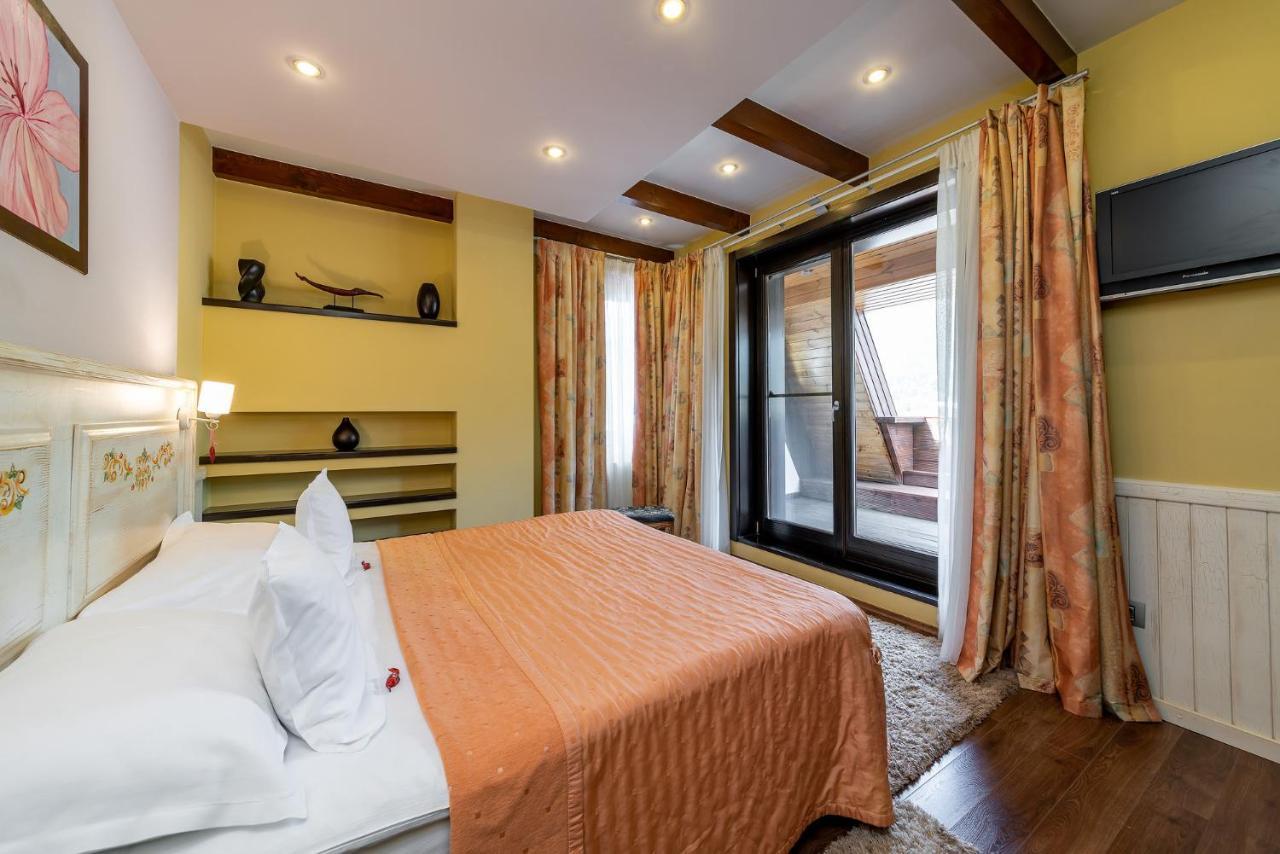 Hotel Casa Freya à Buşteni Extérieur photo