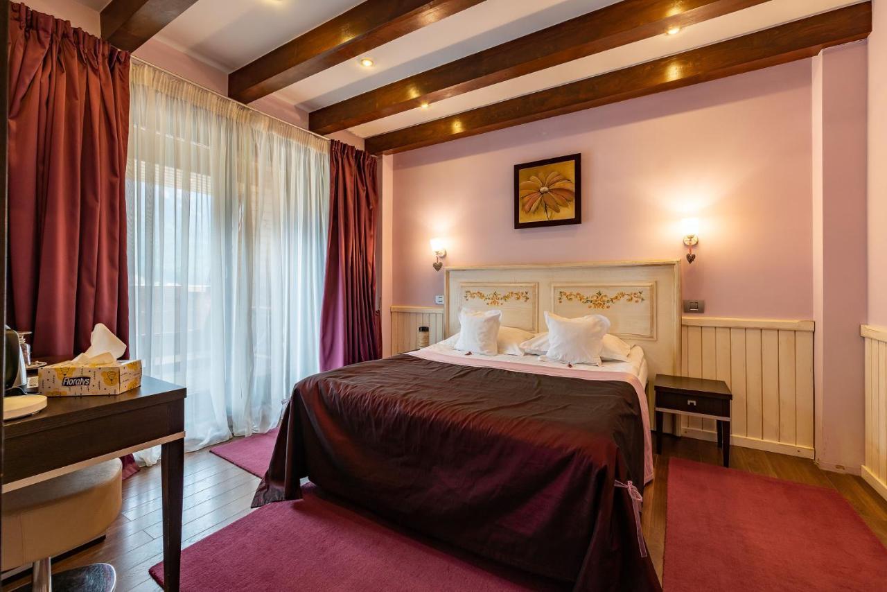 Hotel Casa Freya à Buşteni Extérieur photo