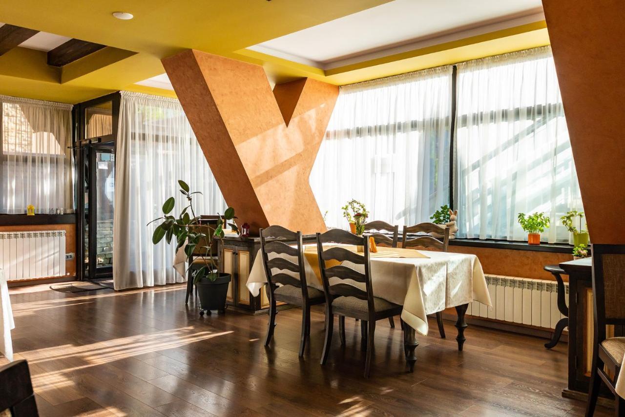 Hotel Casa Freya à Buşteni Extérieur photo