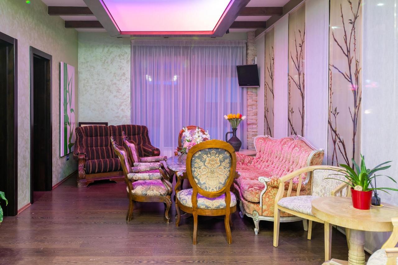 Hotel Casa Freya à Buşteni Extérieur photo