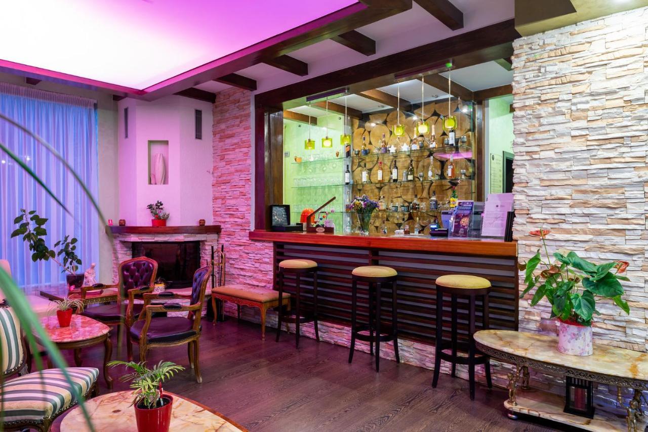 Hotel Casa Freya à Buşteni Extérieur photo