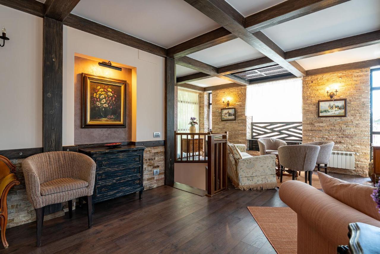 Hotel Casa Freya à Buşteni Extérieur photo