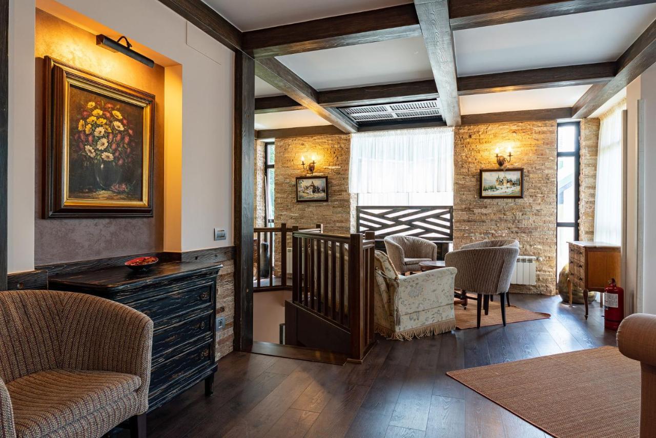 Hotel Casa Freya à Buşteni Extérieur photo